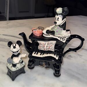 Limited Edition Mickey Mouse Disney Teapot Disney Showcase by Paul Cardew